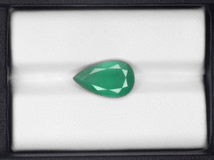 8800556-pear-velvety-green-igi-zambia-natural-emerald-3.47-ct