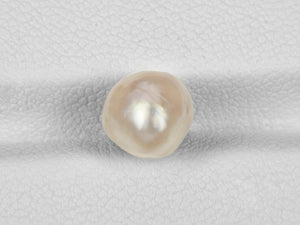 8801079-cabochon-creamy-white-with-a-golden-sheen-ptl-venezuela-natural-pearl-3.18-ct