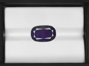 8800509-oval-deep-violet-changing-to-purple-red-grs-madagascar-natural-color-change-sapphire-6.52-ct