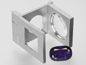 8800509-oval-deep-violet-changing-to-purple-red-grs-madagascar-natural-color-change-sapphire-6.52-ct