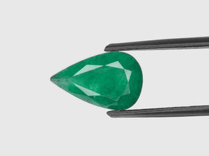 8800565-pear-leaf-green-zambia-natural-emerald-3.18-ct