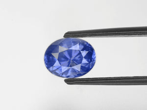 8800510-oval-velvety-cornflower-blue-grs-sri-lanka-natural-blue-sapphire-3.10-ct