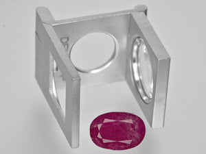 8801142-oval-deep-magenta-red-igi-burma-natural-ruby-9.12-ct