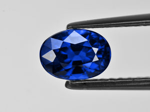 8801356-oval-fiery-vivid-royal-blue-gia-sri-lanka-natural-blue-sapphire-2.25-ct