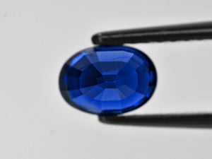 8801356-oval-fiery-vivid-royal-blue-gia-sri-lanka-natural-blue-sapphire-2.25-ct