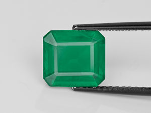 8802916-octagonal-velvety-intense-green-zambia-natural-emerald-4.64-ct